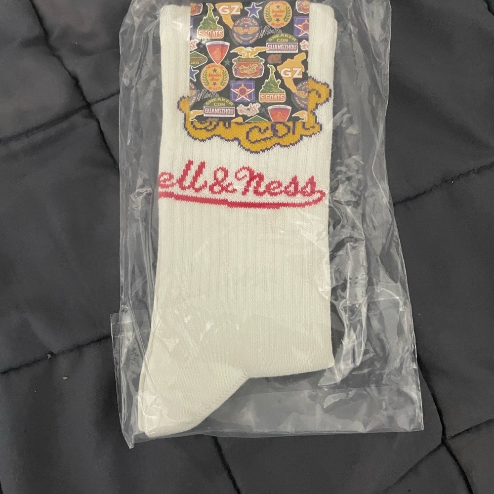 Sneakercon Mitchell & Ness White and Red socks
